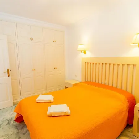 Lovely Fourth Floor Ocean View Lago Apartment *